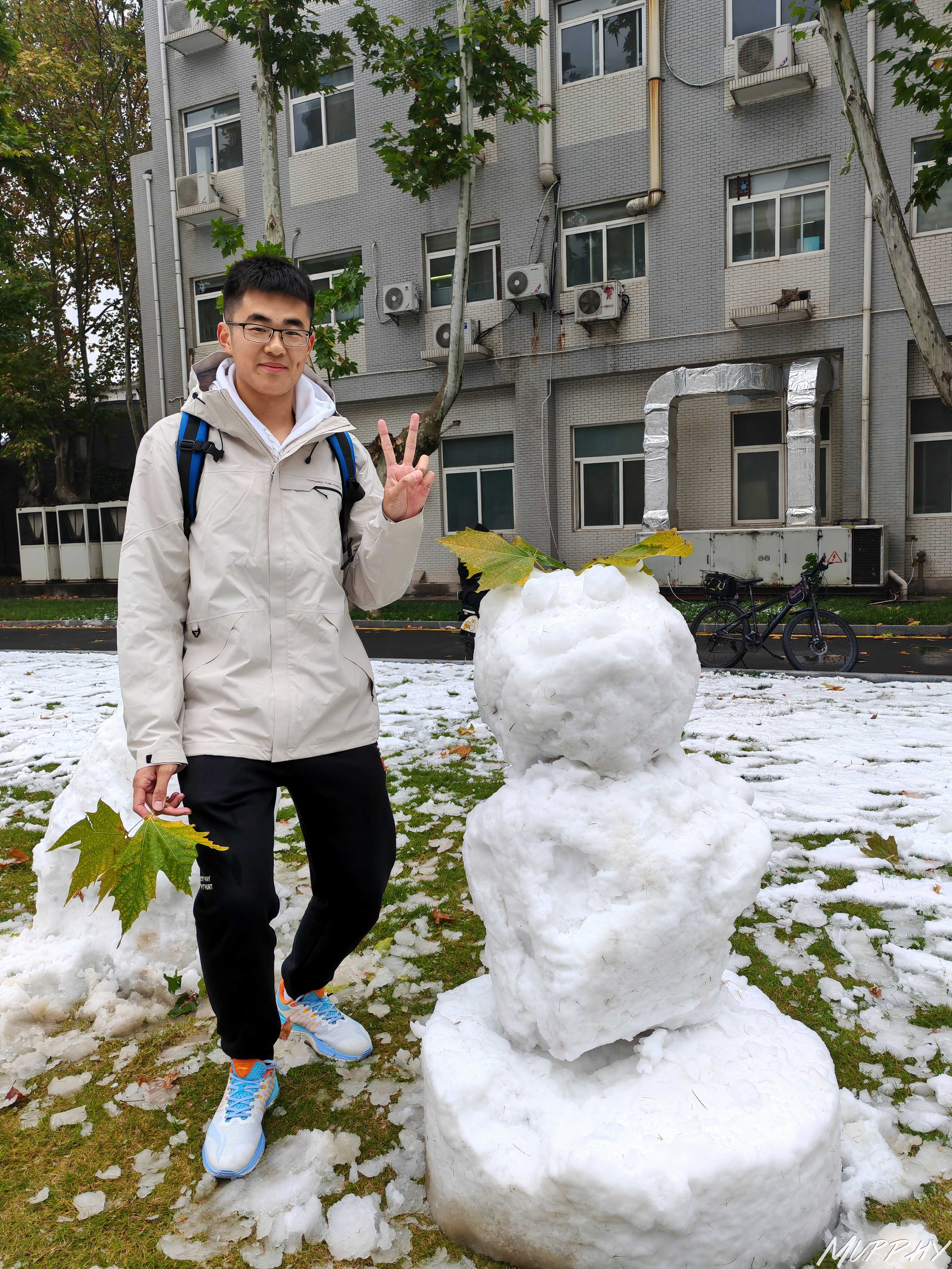 （2023.11.11）西安初雪，不过长安校区没雪，友谊校区下了好大的雪